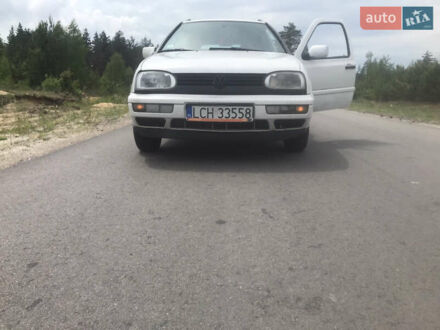 Фольксваген Гольф 1998 у Березне на Automoto.ua Білий Фольксваген Гольф, об'ємом двигуна 1.8 л та пробігом 300 тис. км за 1300 $, фото 1 на Automoto.ua