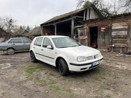 Белый Фольксваген Гольф, объемом двигателя 1.9 л и пробегом 300 тыс. км за 1250 $, фото 1 на Automoto.ua