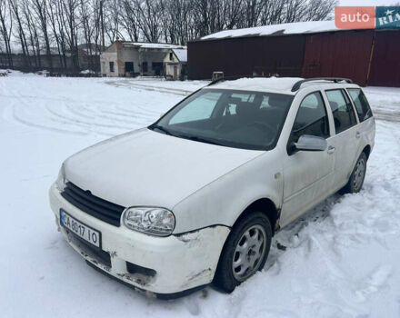 Белый Фольксваген Гольф, объемом двигателя 1.39 л и пробегом 270 тыс. км за 2700 $, фото 1 на Automoto.ua