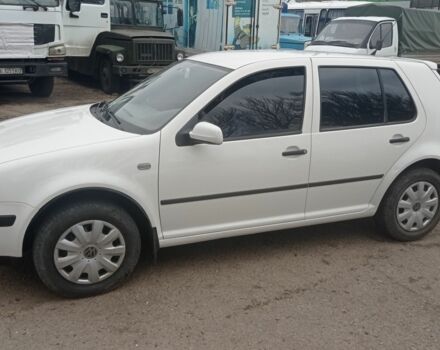 Белый Фольксваген Гольф, объемом двигателя 1.6 л и пробегом 298 тыс. км за 4200 $, фото 1 на Automoto.ua