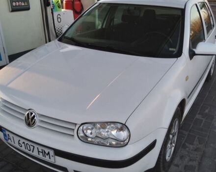 Белый Фольксваген Гольф, объемом двигателя 1.6 л и пробегом 207 тыс. км за 3000 $, фото 1 на Automoto.ua