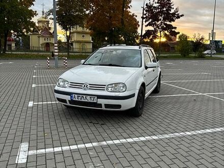 Белый Фольксваген Гольф, объемом двигателя 1.6 л и пробегом 176 тыс. км за 2700 $, фото 1 на Automoto.ua