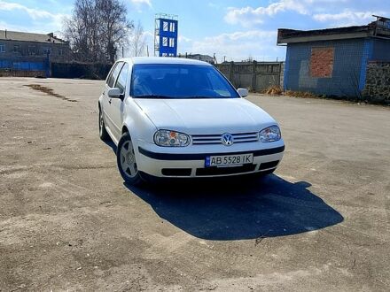 Білий Фольксваген Гольф, об'ємом двигуна 1.6 л та пробігом 340 тис. км за 3300 $, фото 1 на Automoto.ua