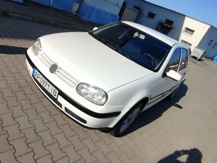 Белый Фольксваген Гольф, объемом двигателя 1.4 л и пробегом 324 тыс. км за 3500 $, фото 1 на Automoto.ua