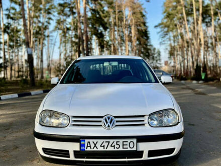 Фольксваген Гольф 2001 в Песочин на Automoto.ua Белый Фольксваген Гольф, объемом двигателя 1.6 л и пробегом 366 тыс. км за 3600 $, фото 1 на Automoto.ua