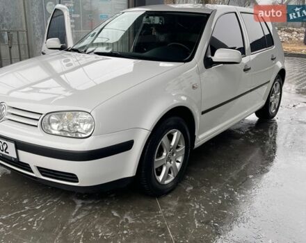 Белый Фольксваген Гольф, объемом двигателя 1.6 л и пробегом 366 тыс. км за 4300 $, фото 1 на Automoto.ua