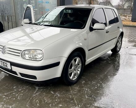 Белый Фольксваген Гольф, объемом двигателя 1.6 л и пробегом 366 тыс. км за 4300 $, фото 1 на Automoto.ua