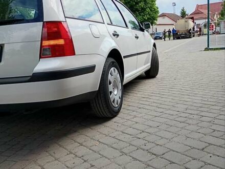 Фольксваген Гольф 2003 в Самборе на Automoto.ua Белый Фольксваген Гольф, объемом двигателя 1.39 л и пробегом 194 тыс. км за 4222 $, фото 1 на Automoto.ua
