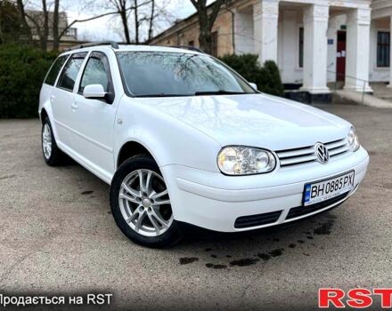 Белый Фольксваген Гольф, объемом двигателя 1.6 л и пробегом 276 тыс. км за 4700 $, фото 1 на Automoto.ua