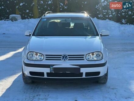 Белый Фольксваген Гольф, объемом двигателя 1.6 л и пробегом 202 тыс. км за 5500 $, фото 1 на Automoto.ua