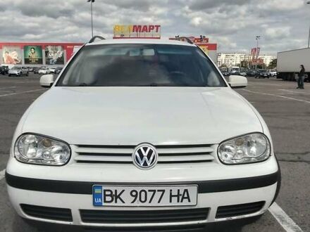 Білий Фольксваген Гольф, об'ємом двигуна 1.6 л та пробігом 310 тис. км за 3550 $, фото 1 на Automoto.ua