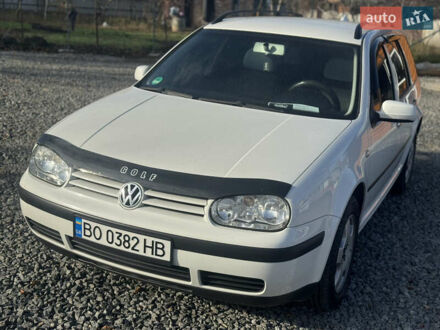 Білий Фольксваген Гольф, об'ємом двигуна 1.6 л та пробігом 243 тис. км за 4400 $, фото 1 на Automoto.ua