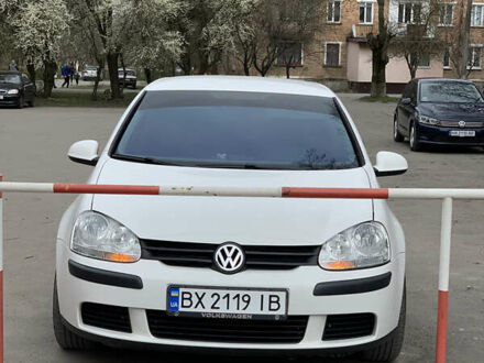 Белый Фольксваген Гольф, объемом двигателя 1.6 л и пробегом 280 тыс. км за 4500 $, фото 1 на Automoto.ua