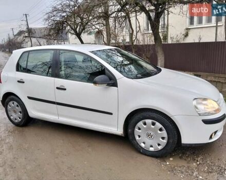 Белый Фольксваген Гольф, объемом двигателя 1.4 л и пробегом 222 тыс. км за 4999 $, фото 1 на Automoto.ua