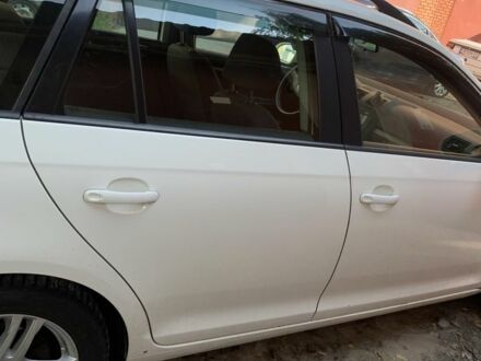 Белый Фольксваген Гольф, объемом двигателя 1.9 л и пробегом 326 тыс. км за 5700 $, фото 1 на Automoto.ua