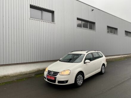 Белый Фольксваген Гольф, объемом двигателя 1.4 л и пробегом 245 тыс. км за 5999 $, фото 1 на Automoto.ua