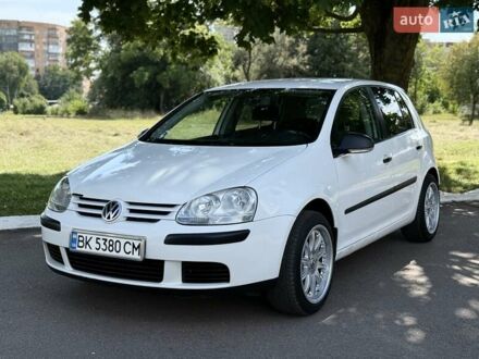 Фольксваген Гольф 2008 у Рівному на Automoto.ua Білий Фольксваген Гольф, об'ємом двигуна 1.39 л та пробігом 254 тис. км за 4999 $, фото 1 на Automoto.ua