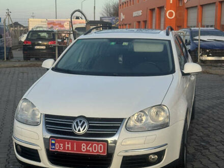 Белый Фольксваген Гольф, объемом двигателя 1.4 л и пробегом 202 тыс. км за 5900 $, фото 1 на Automoto.ua