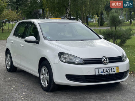 Фольксваген Гольф 2009 у Хмельницькому на Automoto.ua Білий Фольксваген Гольф, об'ємом двигуна 1.6 л та пробігом 185 тис. км за 7799 $, фото 1 на Automoto.ua