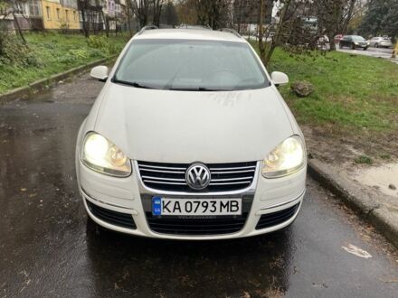 Белый Фольксваген Гольф, объемом двигателя 1.6 л и пробегом 3 тыс. км за 5000 $, фото 1 на Automoto.ua