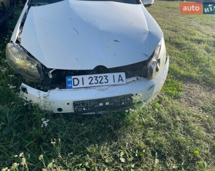 Белый Фольксваген Гольф, объемом двигателя 1.6 л и пробегом 250 тыс. км за 1699 $, фото 1 на Automoto.ua