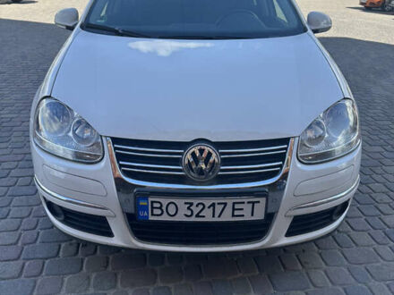 Фольксваген Гольф 2009 в Тернополе на Automoto.ua Белый Фольксваген Гольф, объемом двигателя 1.39 л и пробегом 190 тыс. км за 5777 $, фото 1 на Automoto.ua