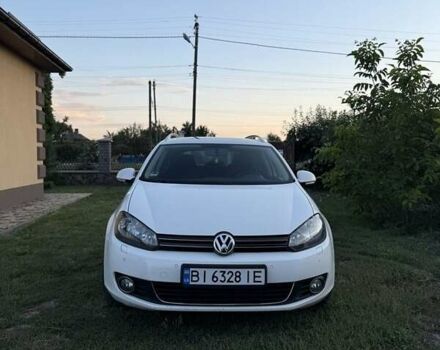 Белый Фольксваген Гольф, объемом двигателя 1.6 л и пробегом 252 тыс. км за 8000 $, фото 1 на Automoto.ua