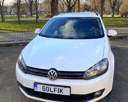Белый Фольксваген Гольф, объемом двигателя 1.6 л и пробегом 381 тыс. км за 8000 $, фото 1 на Automoto.ua