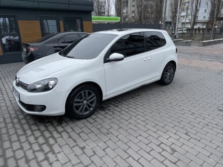Белый Фольксваген Гольф, объемом двигателя 1.6 л и пробегом 294 тыс. км за 8500 $, фото 1 на Automoto.ua