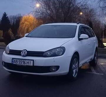Фольксваген Гольф 2011 в Хмельнике на Automoto.ua Белый Фольксваген Гольф, объемом двигателя 1.6 л и пробегом 278 тыс. км за 7450 $, фото 1 на Automoto.ua