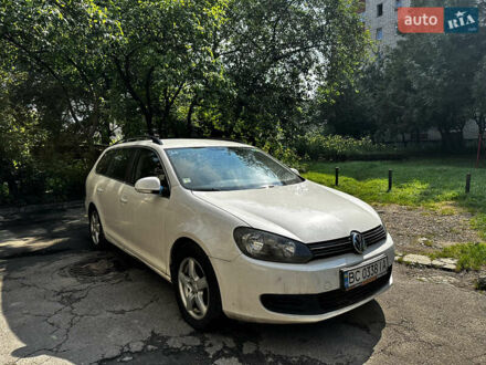 Фольксваген Гольф 2011 в Львове на Automoto.ua Белый Фольксваген Гольф, объемом двигателя 1.97 л и пробегом 223 тыс. км за 7600 $, фото 1 на Automoto.ua