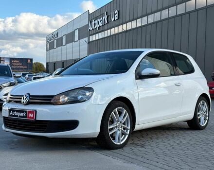 Белый Фольксваген Гольф, объемом двигателя 1.6 л и пробегом 243 тыс. км за 6800 $, фото 1 на Automoto.ua