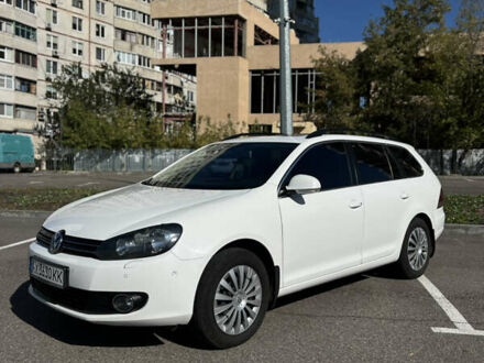 Фольксваген Гольф 2011 в Харькове на Automoto.ua Белый Фольксваген Гольф, объемом двигателя 1.6 л и пробегом 277 тыс. км за 7200 $, фото 1 на Automoto.ua