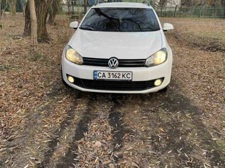 Фольксваген Гольф 2011 в Синельниковом на Automoto.ua Белый Фольксваген Гольф, объемом двигателя 1.6 л и пробегом 300 тыс. км за 6000 $, фото 1 на Automoto.ua