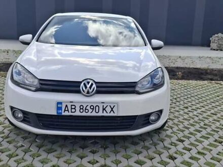 Белый Фольксваген Гольф, объемом двигателя 1.6 л и пробегом 228 тыс. км за 7800 $, фото 1 на Automoto.ua