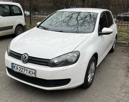 Белый Фольксваген Гольф, объемом двигателя 1.39 л и пробегом 161 тыс. км за 9000 $, фото 1 на Automoto.ua
