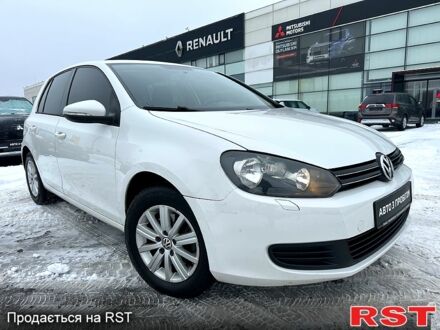 Белый Фольксваген Гольф, объемом двигателя 1.4 л и пробегом 16200 тыс. км за 7764 $, фото 1 на Automoto.ua