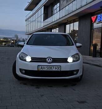 Белый Фольксваген Гольф, объемом двигателя 1.6 л и пробегом 213 тыс. км за 7600 $, фото 1 на Automoto.ua
