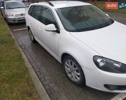 Белый Фольксваген Гольф, объемом двигателя 1.6 л и пробегом 263 тыс. км за 7000 $, фото 1 на Automoto.ua