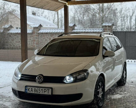 Белый Фольксваген Гольф, объемом двигателя 1.6 л и пробегом 242 тыс. км за 8500 $, фото 1 на Automoto.ua