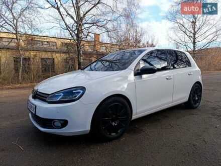 Фольксваген Гольф 2013 в Гайсине на Automoto.ua Белый Фольксваген Гольф, объемом двигателя 2.48 л и пробегом 232 тыс. км за 9099 $, фото 1 на Automoto.ua