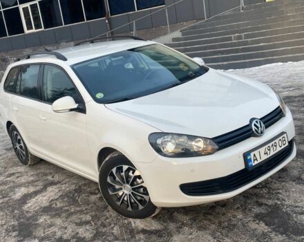 Белый Фольксваген Гольф, объемом двигателя 1.6 л и пробегом 220 тыс. км за 8000 $, фото 1 на Automoto.ua