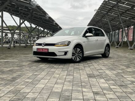 Белый Фольксваген Гольф, объемом двигателя 0 л и пробегом 96 тыс. км за 8750 $, фото 1 на Automoto.ua