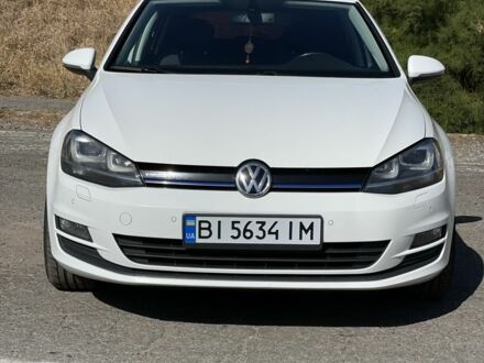 Белый Фольксваген Гольф, объемом двигателя 1.6 л и пробегом 255 тыс. км за 10900 $, фото 1 на Automoto.ua