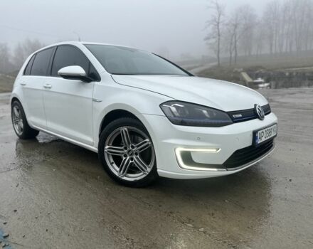 Белый Фольксваген Гольф, объемом двигателя 0 л и пробегом 131 тыс. км за 8700 $, фото 1 на Automoto.ua