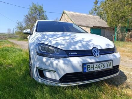 Фольксваген Гольф 2014 в Одессе на Automoto.ua Белый Фольксваген Гольф, объемом двигателя 0 л и пробегом 102 тыс. км за 13500 $, фото 1 на Automoto.ua