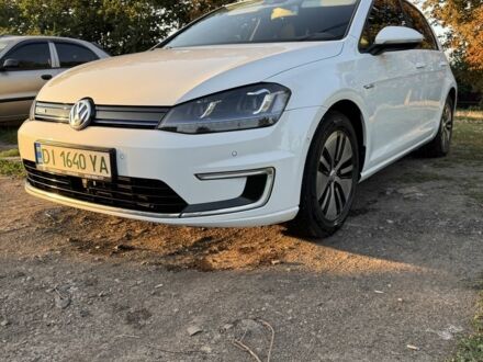 Белый Фольксваген Гольф, объемом двигателя 0 л и пробегом 167 тыс. км за 9500 $, фото 1 на Automoto.ua