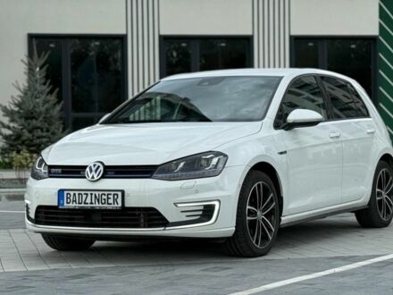 Белый Фольксваген Гольф, объемом двигателя 1.4 л и пробегом 205 тыс. км за 14187 $, фото 1 на Automoto.ua