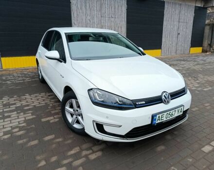 Белый Фольксваген Гольф, объемом двигателя 0 л и пробегом 118 тыс. км за 9600 $, фото 1 на Automoto.ua