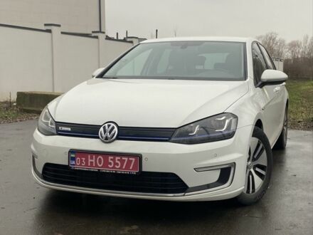 Белый Фольксваген Гольф, объемом двигателя 0 л и пробегом 118 тыс. км за 8600 $, фото 1 на Automoto.ua